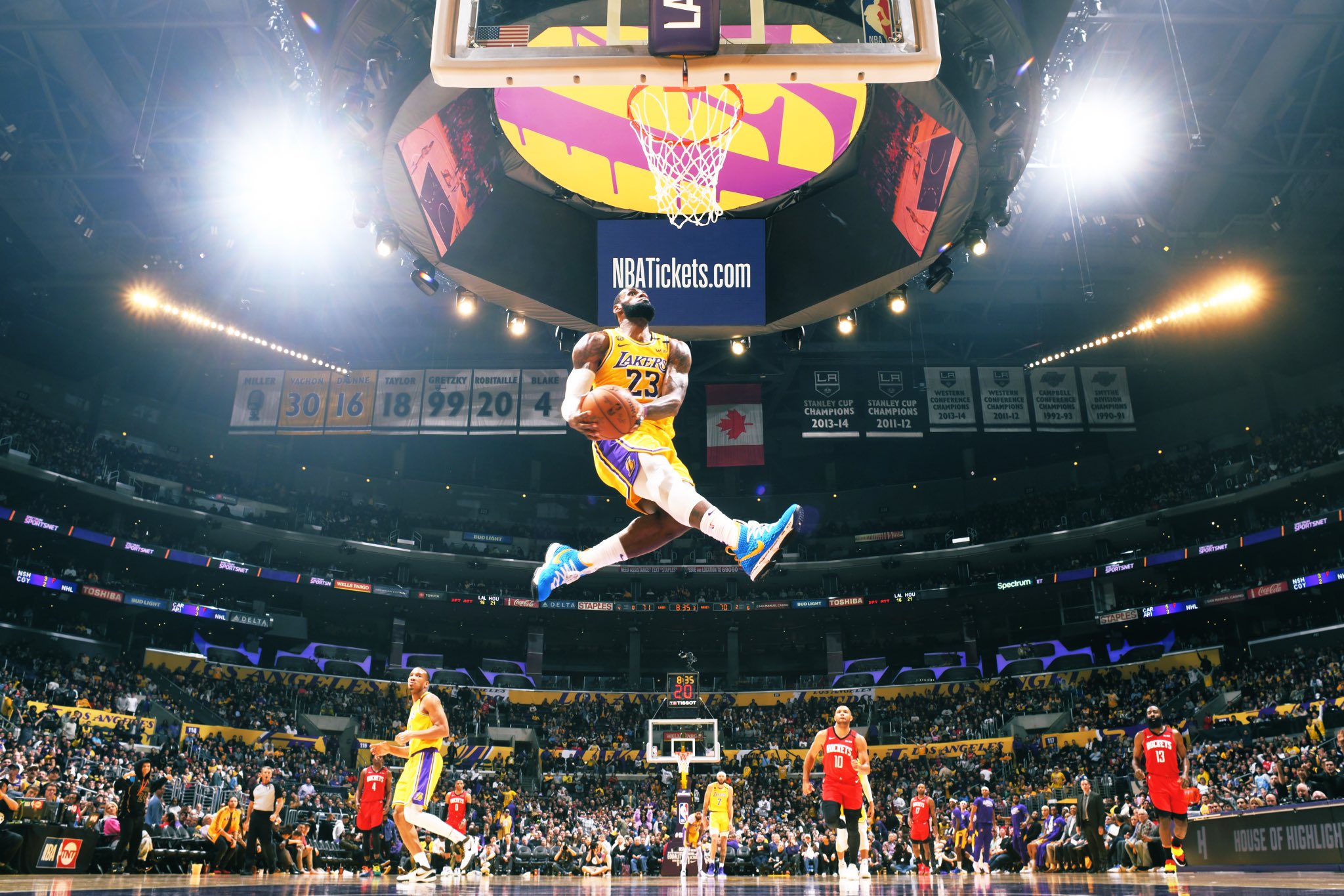 在接受采访 在接受采访